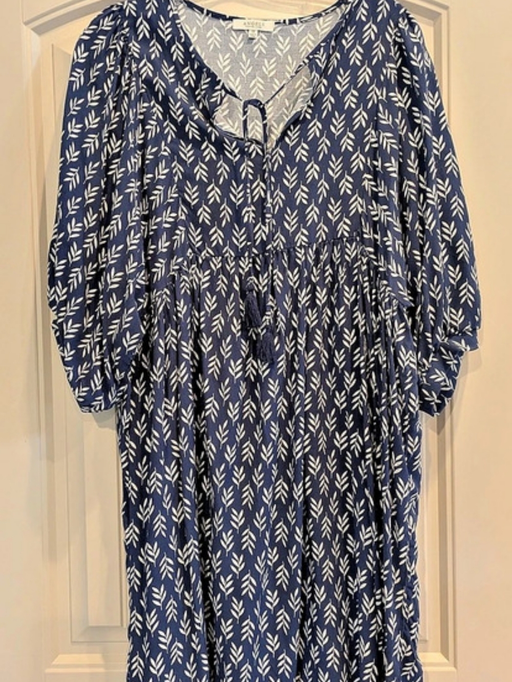 ANGELS Women's Abstract Leaf Print Midi Flowy Dress Size Medium